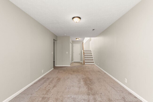 Building Photo - Highly sought after Chesney Glen division. 3 bedroom 2.5 Bath home in hermitage.