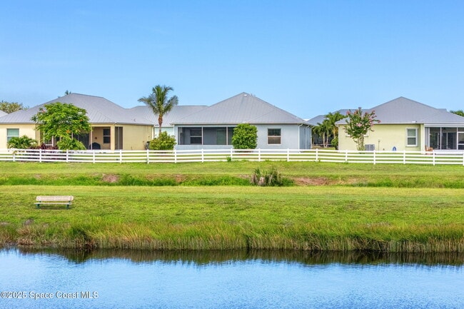 Building Photo - 3720 Alamanda Key Dr
