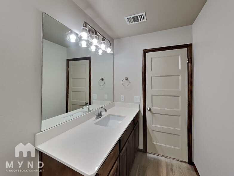 Building Photo - 10600 NW 20th St