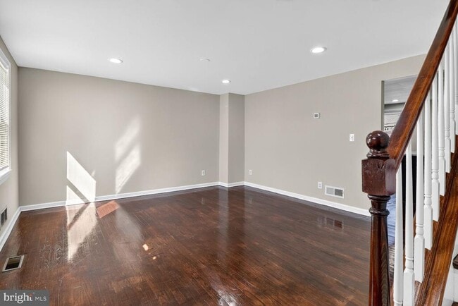 Building Photo - 3814 Erdman Ave