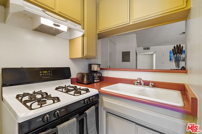 Building Photo - 3600 Bagley Ave