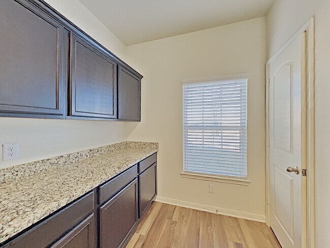 Building Photo - 6731 Sabinal