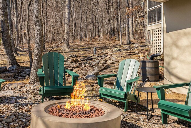 Building Photo - 2964 Hopkins Dr