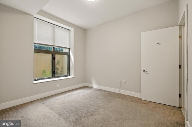 Building Photo - 1435 Chapin St NW