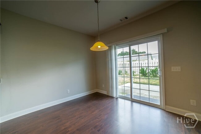 Building Photo - 126 Endicott Dr