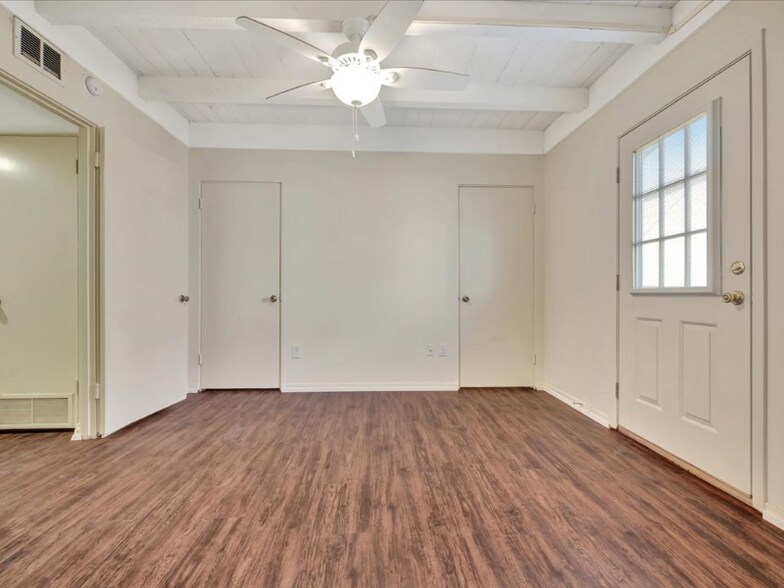 Building Photo - 208 E Starr Ave