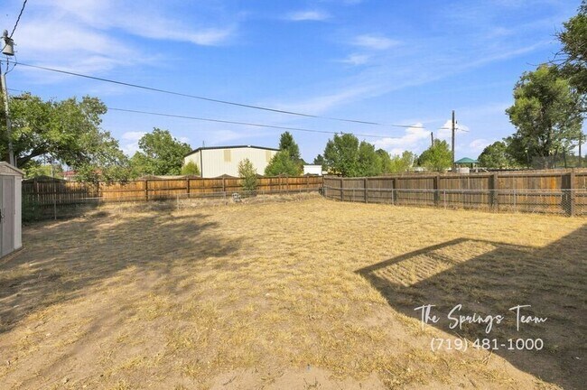 Building Photo - 1495 Prado Dr
