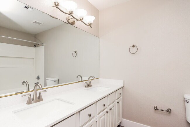 Building Photo - 333 Santa Monica Dr