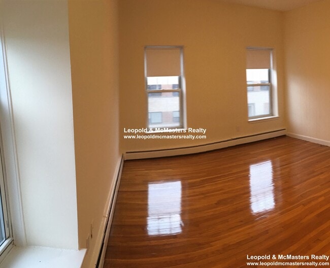 Building Photo - 180 N Beacon St