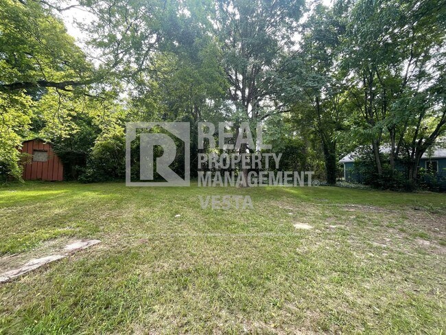 Building Photo - 1596 Burton Ave