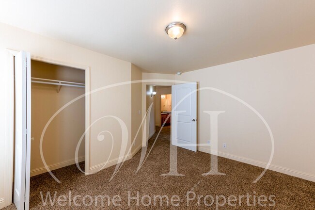 Building Photo - Spacious Home with Vaulted Ceilings
