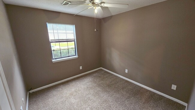 Building Photo - 3 BR 2 BA Summersill Estates