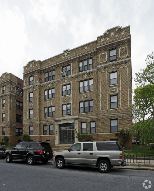 Building Photo - 21 Trinity Pl