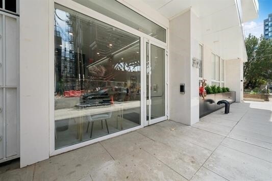 Building Photo - 32 Jones St