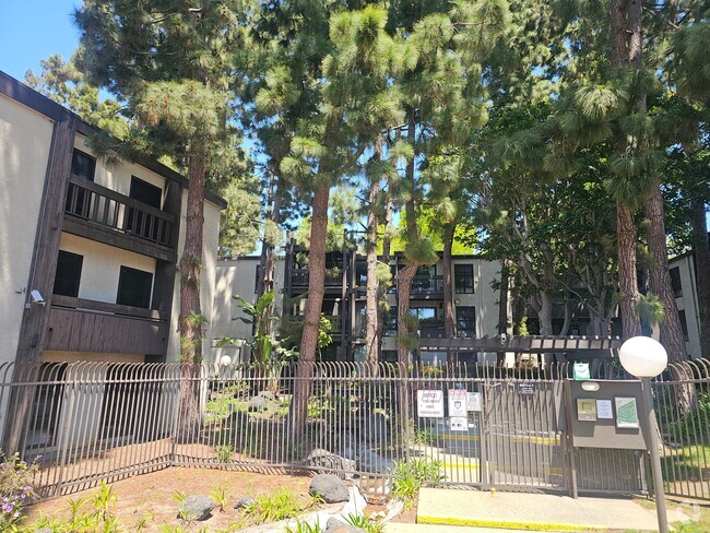 Building Photo - 8650 Gulana Ave