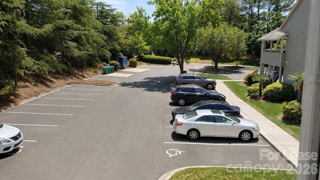 Building Photo - 2557 Stockbridge Dr