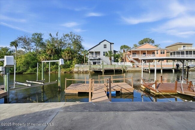 Building Photo - 7527 Hatteras Dr