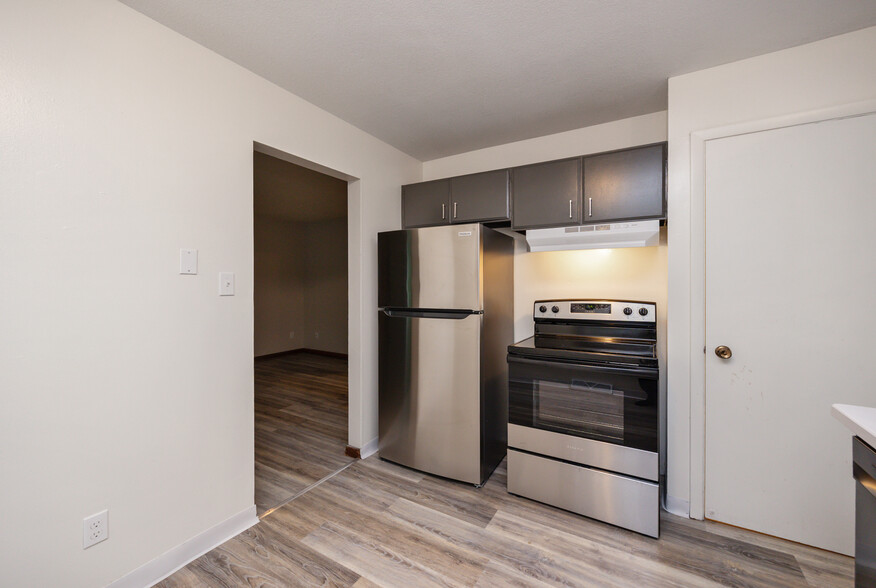 Building Photo - 4704 Valdez Dr