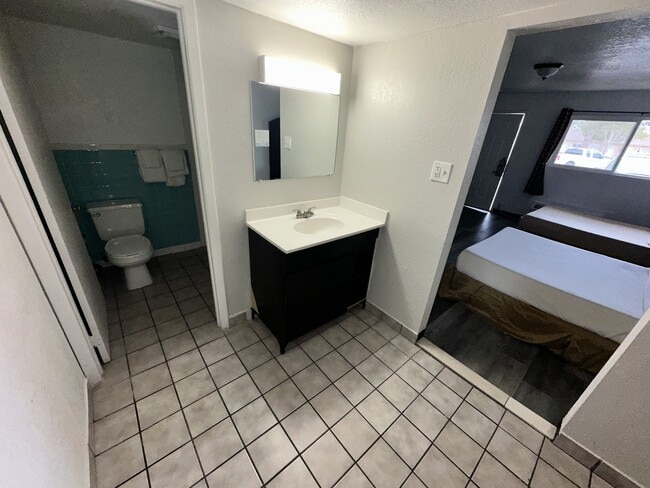 Building Photo - 2530 Bloomfield Hwy