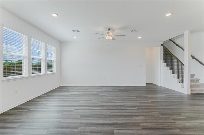 Building Photo - 1733 Lorant Ln