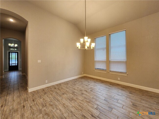 Building Photo - 1113 Carriage Loop