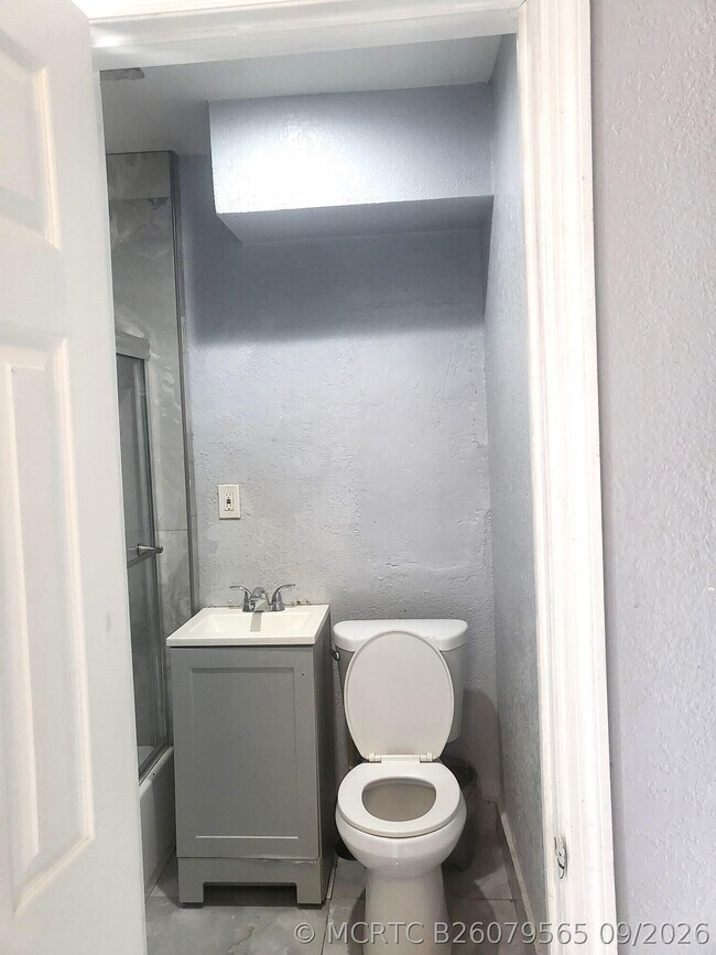 Building Photo - 6765 Rose Dr
