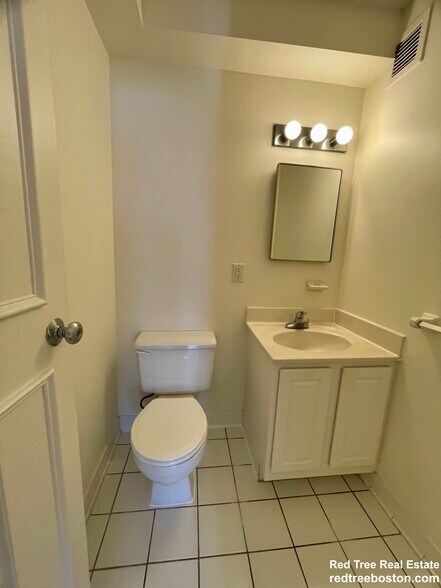 Building Photo - 185 Freeman St