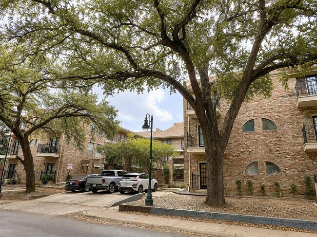 Building Photo - 2801 Rio Grande St