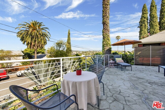 Building Photo - 318 Parkman Ave