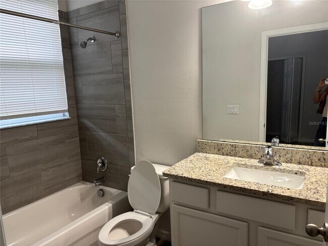 Building Photo - 4600 Via Veneto Ct