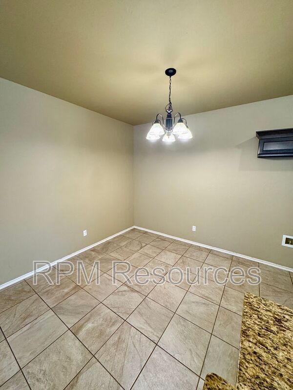 Building Photo - 157 Bison Ct Way