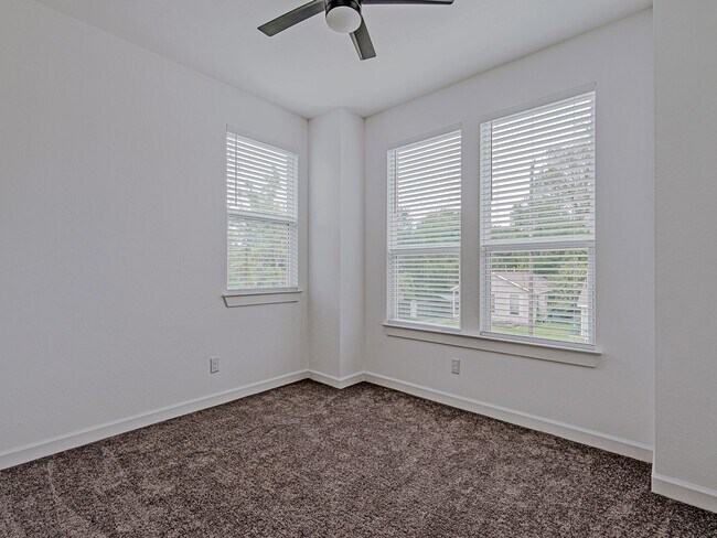 Building Photo - 6732 Goforth St