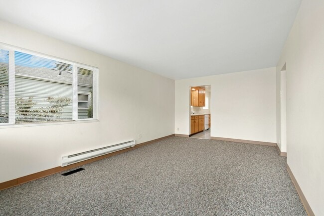 Building Photo - 3bd/2ba Seattle Home
