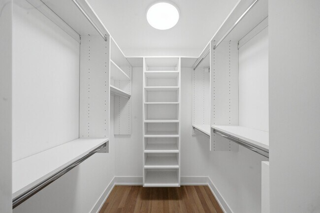 Building Photo - 2S245 Mayfield Ln