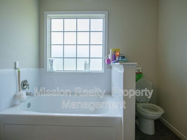 Building Photo - 11412 Parrish Creek Ln