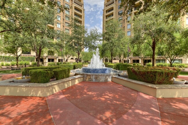 Building Photo - 7181 E Camelback Rd