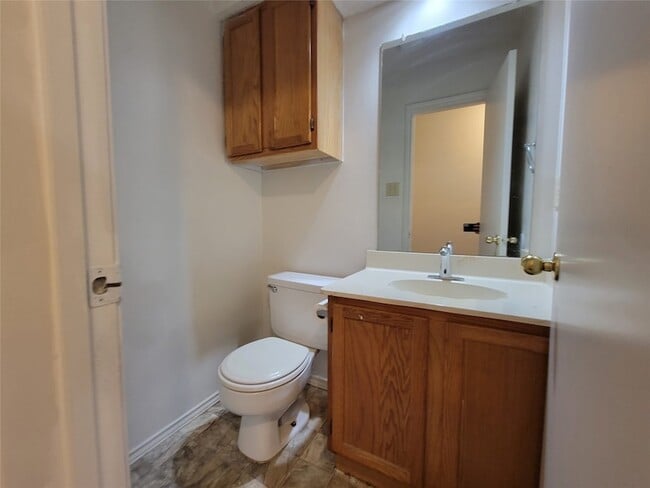 Building Photo - 7821 Estates Way