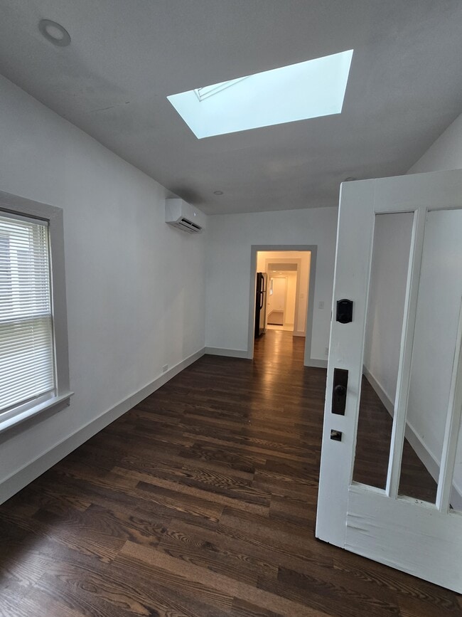 Building Photo - 3936 Mercier St