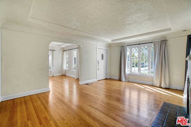 Building Photo - 2038 Malcolm Ave