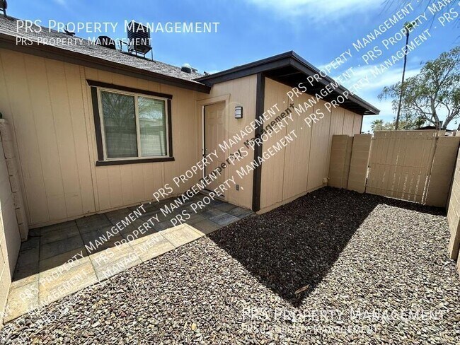 Building Photo - 551 S Lesueur-Unit 2