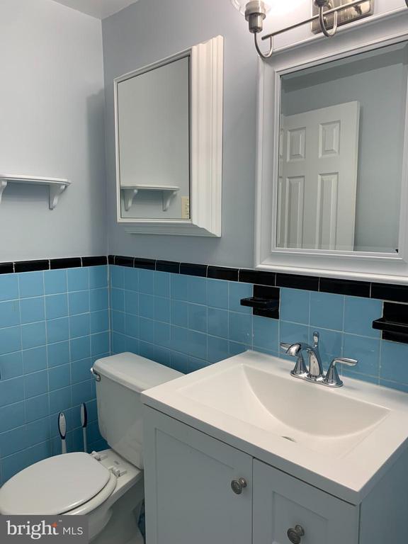 Building Photo - 1300 S Arlington Ridge Rd