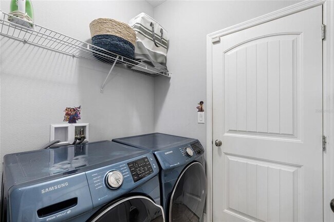 Building Photo - 5376 Oakbourne Ave