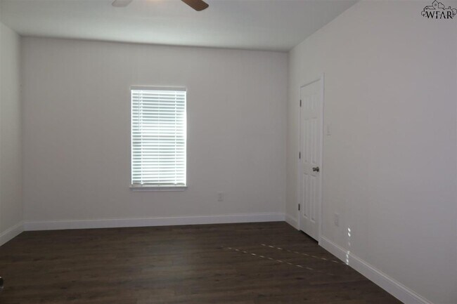 Building Photo - 707 N Foley St