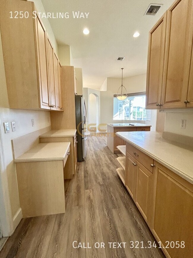 Building Photo - 1250 Starling Way