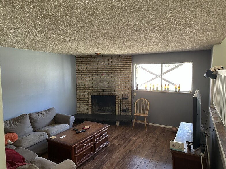 Building Photo - 2633 Sherwood Cir