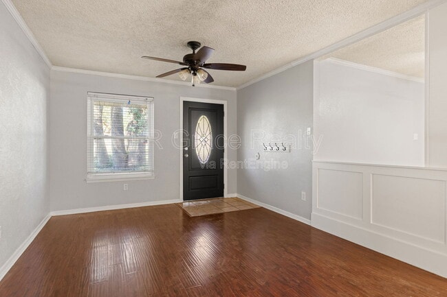 Building Photo - 8806 Fox Hollow Dr