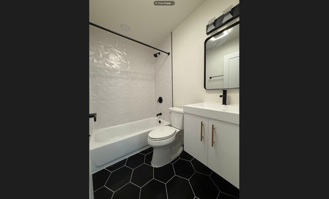 Building Photo - 410 Healy Ave