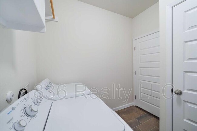 Building Photo - 9604 Eloquence Dr