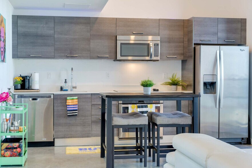 Building Photo - 151 SE 1st St