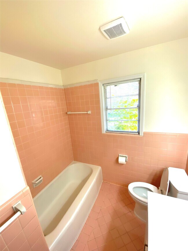 Building Photo - 4329 Kinglet St